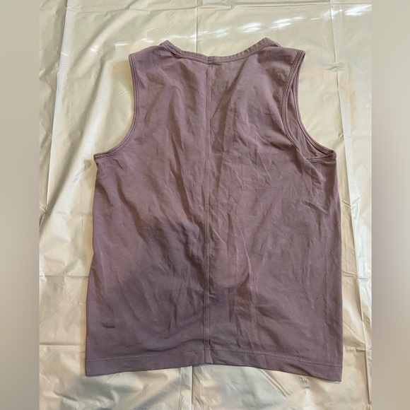 *new condition* lululemon twist shirt - Picture 2 of 3